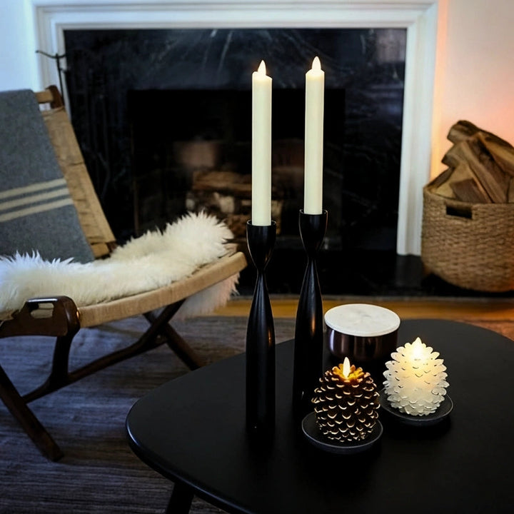 ForestFlame – Stimmungsvolle, Flammenlose Kerze in Tannenzapfenform