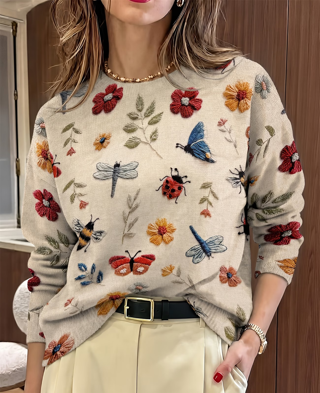 Lesa – Pullover Mit Blumen- Und Insektenmuster