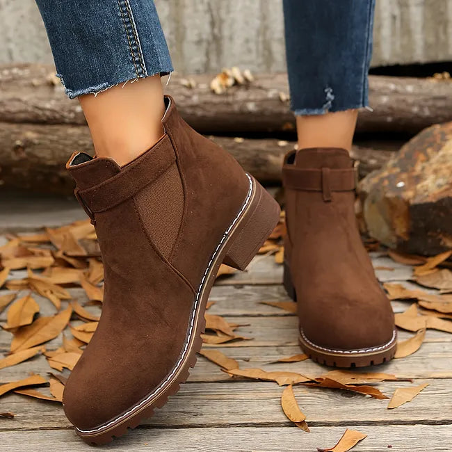 Miniya – Stiefeletten mit Schnallenriemen