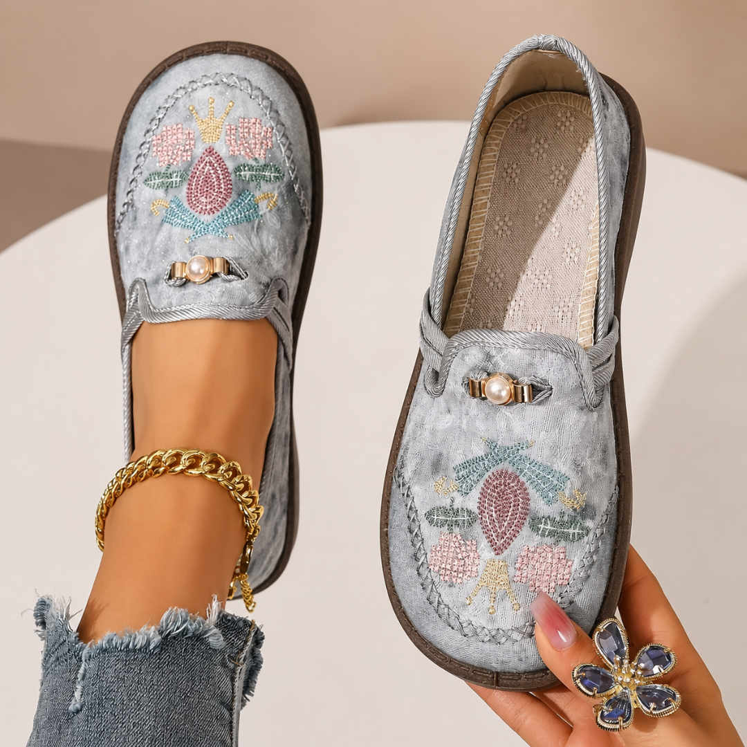 Adeyla – Slip On Loafer Mit Blumenmuster