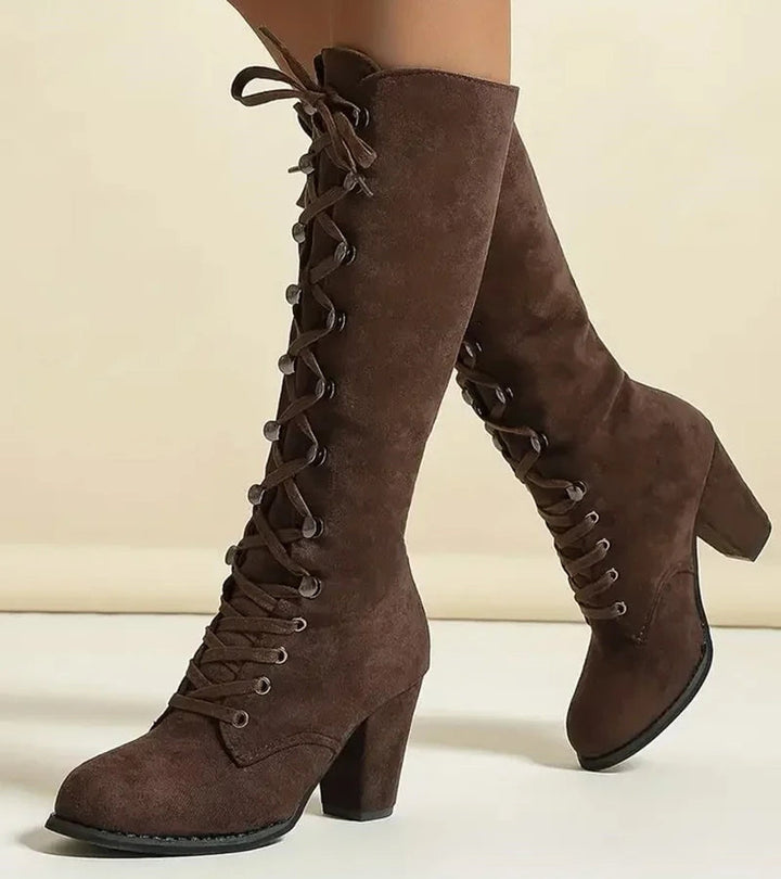 Asmita – Schnürstiefel Aus Wildleder Mit Hohem Absatz