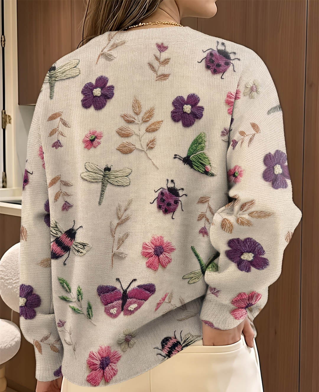 Lesa – Pullover Mit Blumen- Und Insektenmuster
