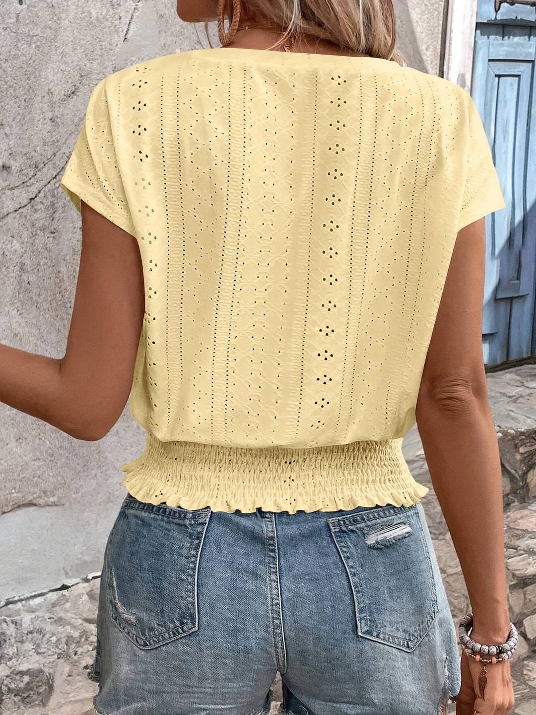Delores - Elegantes Batwing-T-Shirt Mit V-Ausschnitt