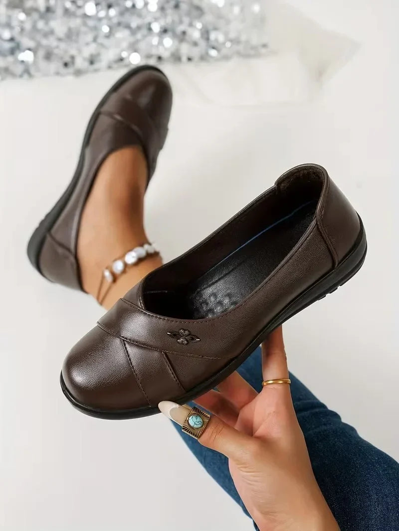 Kinerah - Orthopädische Leder Schuhe Mit Metallemblem