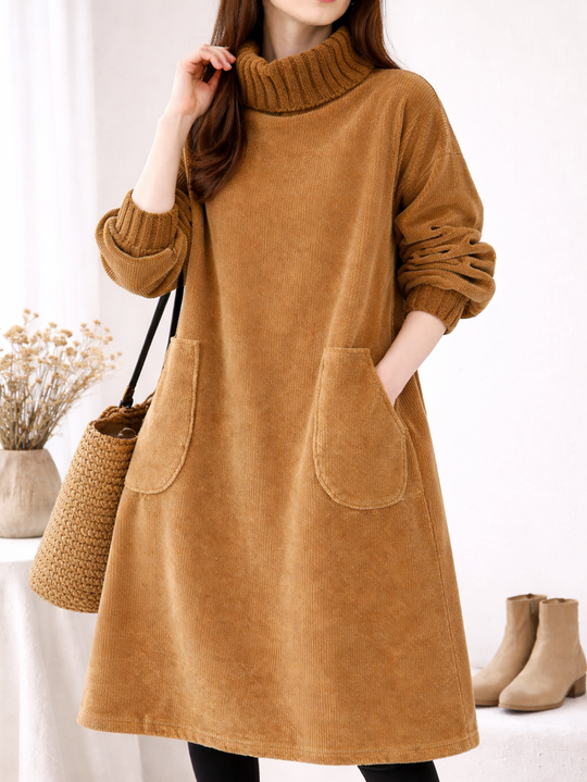 Mohana – Langes Cordkleid mit Rollkragen