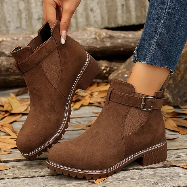 Miniya – Stiefeletten mit Schnallenriemen