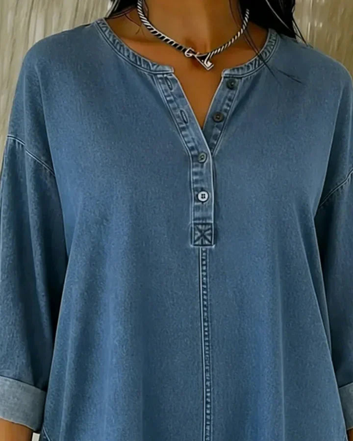 Yenara – Denim Oberteil mit Knopfleiste und V-Ausschnitt