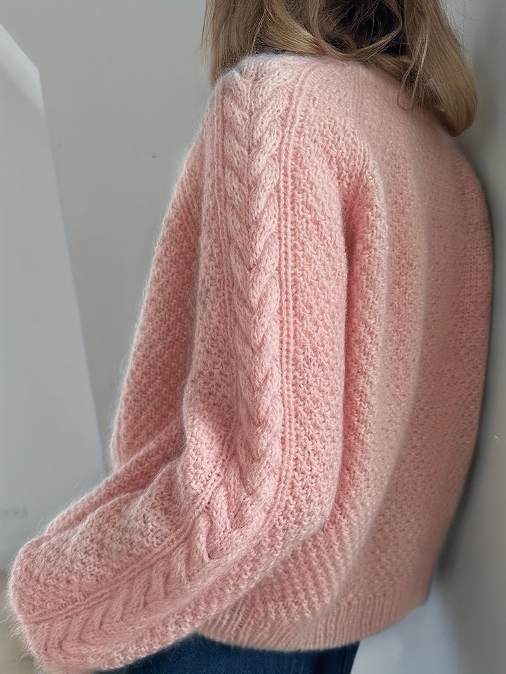 Dwina – Strickjacke mit Knöpfen und Zopfmuster