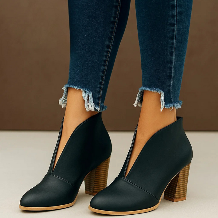 Phyllis – Stiefeletten Mit V-Ausschnitt