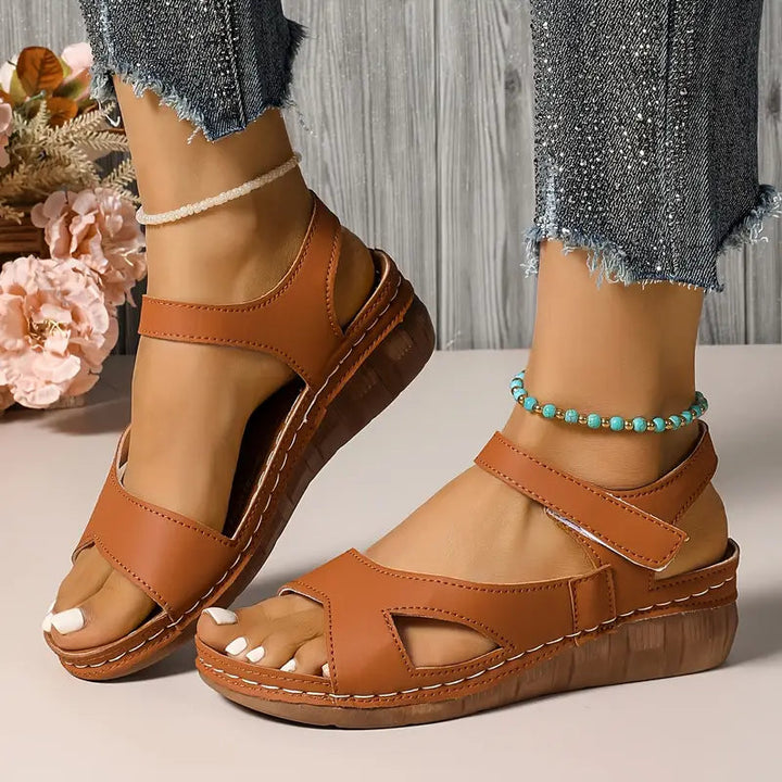 Navina - Orthopädische Keilsandalette
