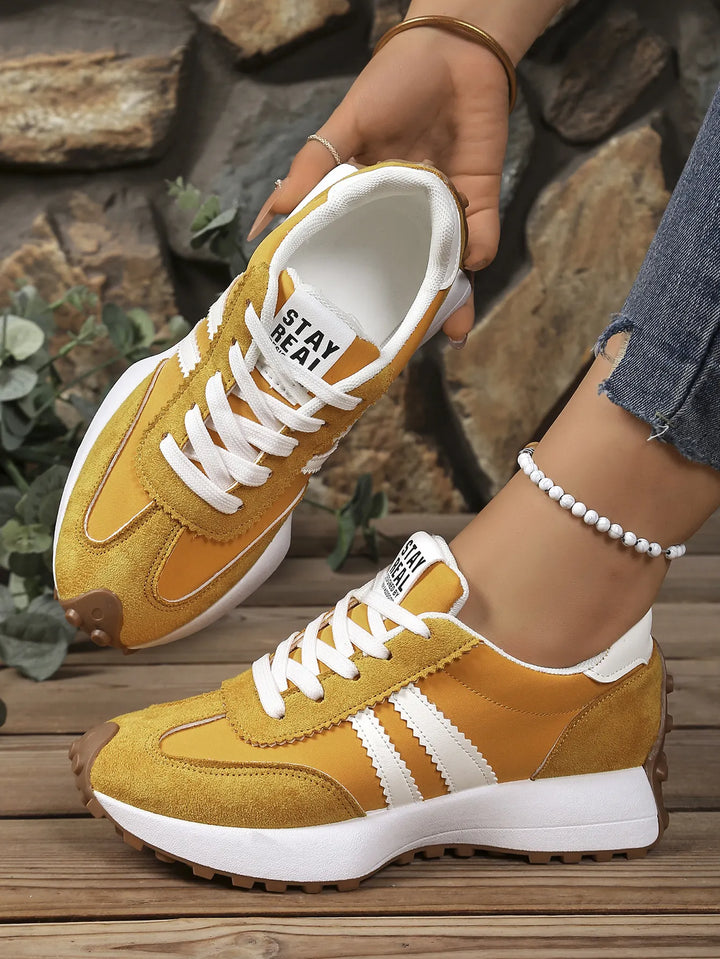 Lariesa – Sneaker mit Schnürverschluss Und Kontraststreifen