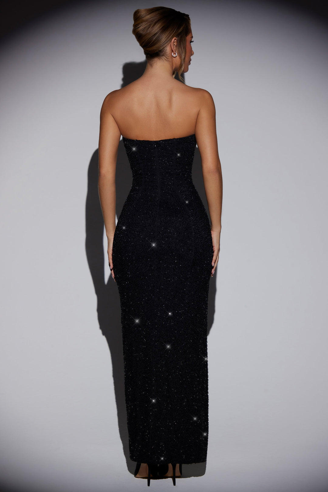 Melinia – Maxikleid Mit Perlenkonstellation