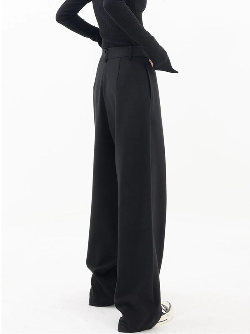 Nela – Hoch Taillierte Hose Mit Asymmetrischem Schnitt