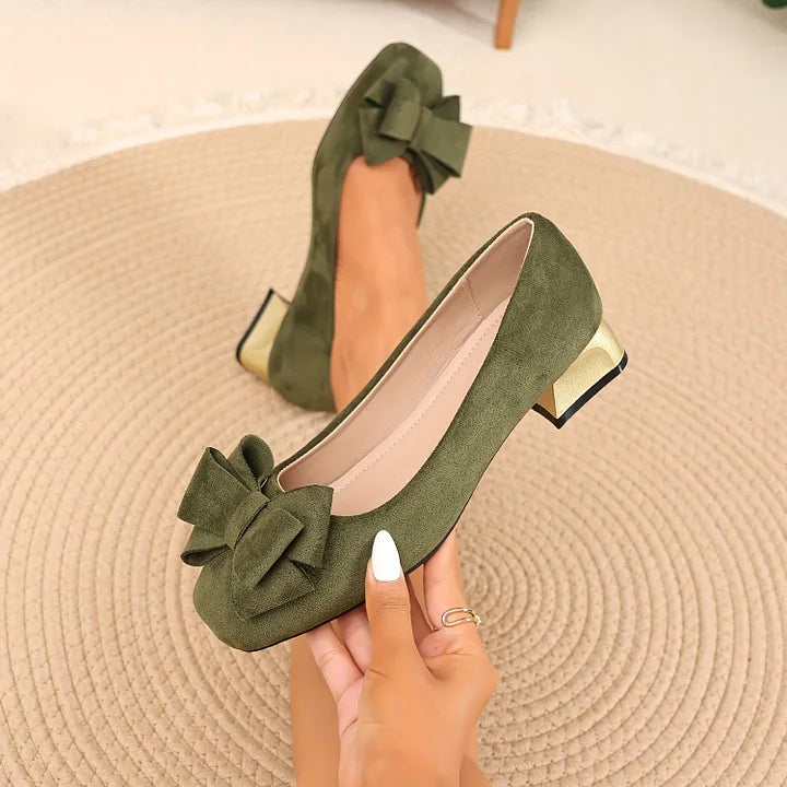Silvie – Elegante Pumps Mit Schleife Und Niedrigem Blockabsatz