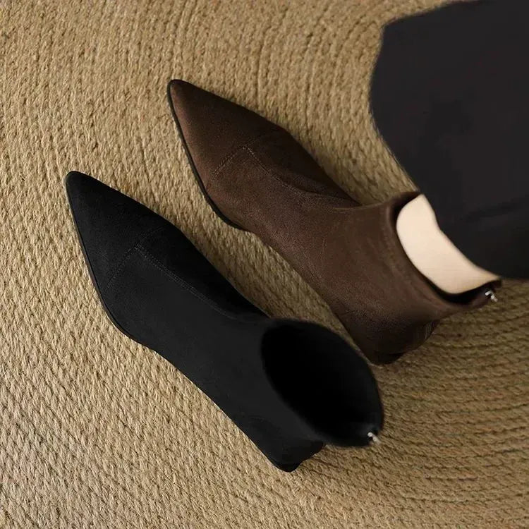 Jerlina – Stiefeletten Aus Wildleder Mit Spitzer Zehenpartie
