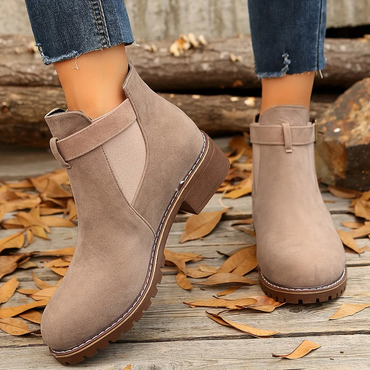 Miniya – Stiefeletten mit Schnallenriemen