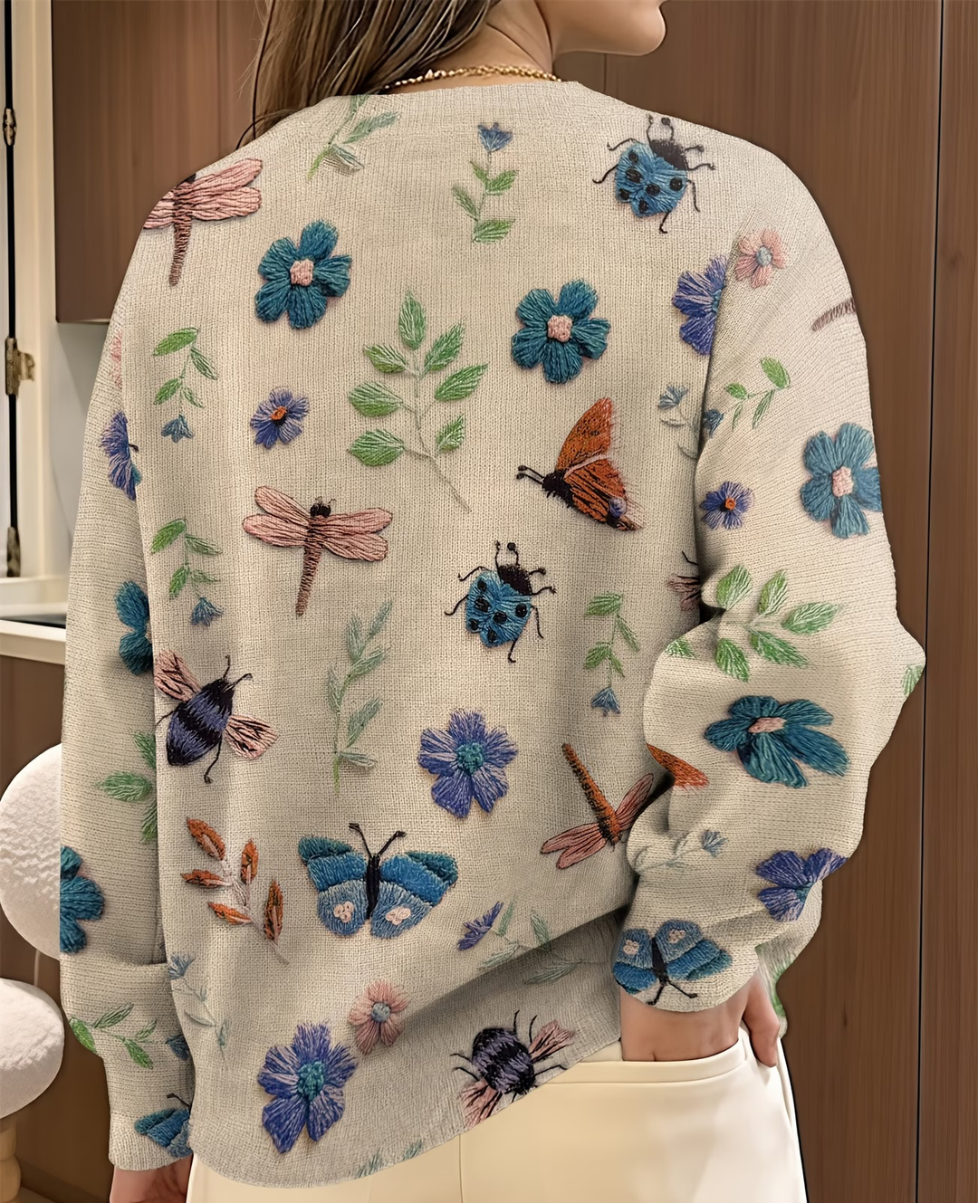 Lesa – Pullover Mit Blumen- Und Insektenmuster