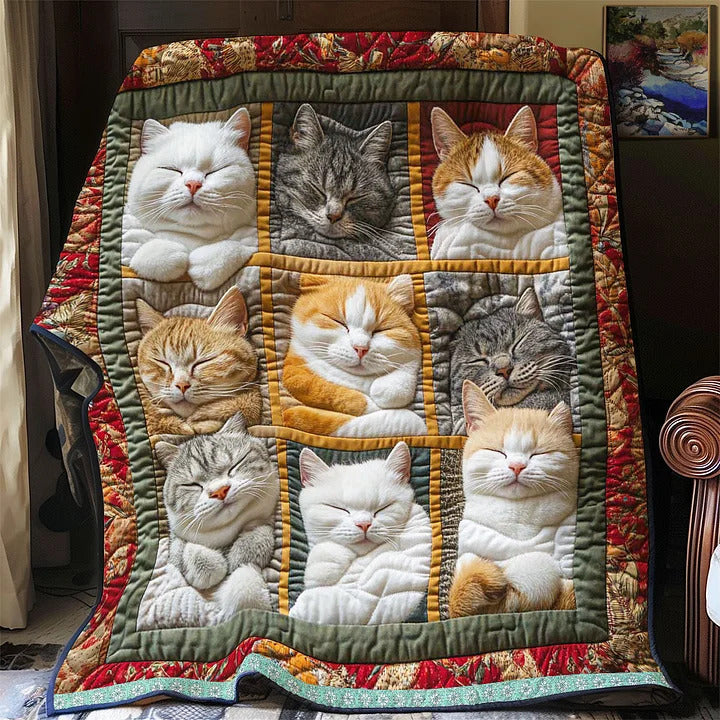 CozyCats – Decke mit aufgedruckten schlafenden königlichen Katzen