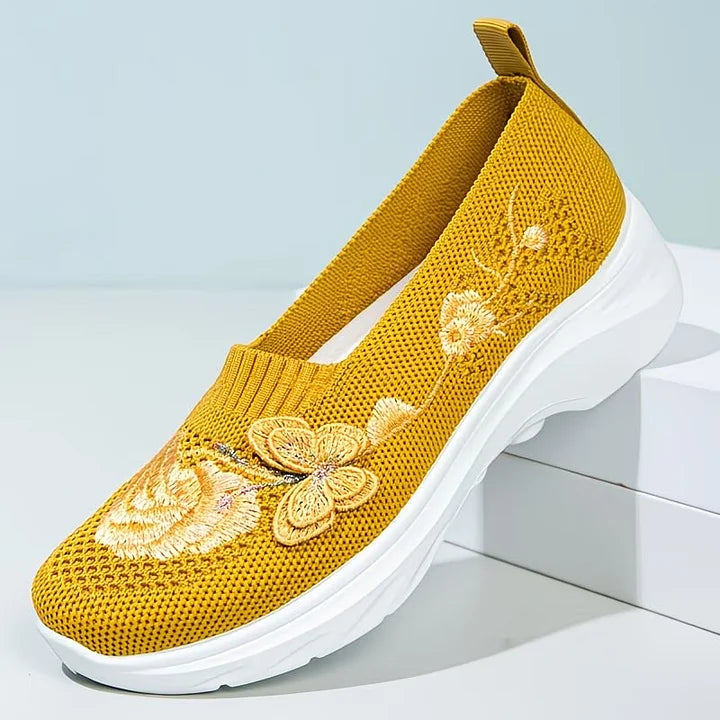 Leetha – Halbschuh Mit Schmetterlingsstickerei