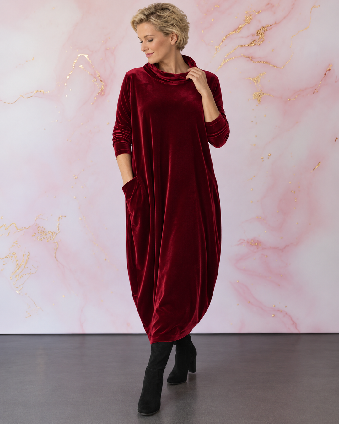 Lellina – Maxikleid Aus Samt Mit Hohem Kragen Und Lockerer Passform