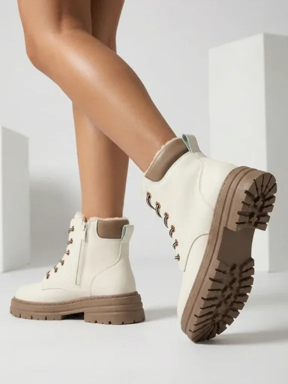 Alosia – Stiefeletten mit Schnürung Und Klobiger Sohle