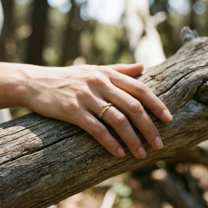 ForgeMuse – Vintage Ring Aus Geschmiedetem Gold