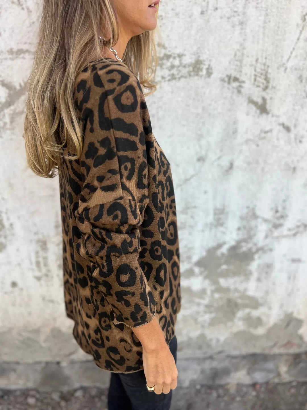 Swantje – Bluse Mit Rundhalsausschnitt Und Leopardenmuster |1+1 Gratis