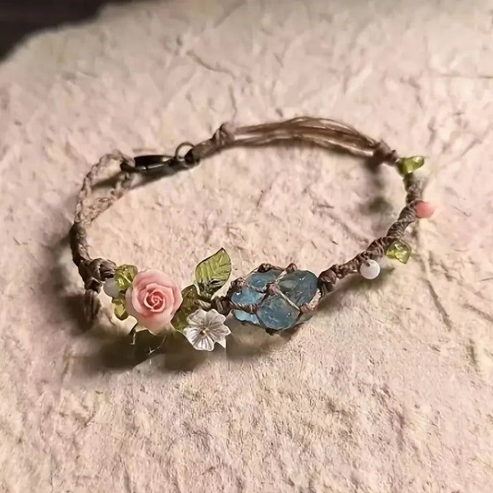 Yohana – Elegantes Armband mit Blumenmagie