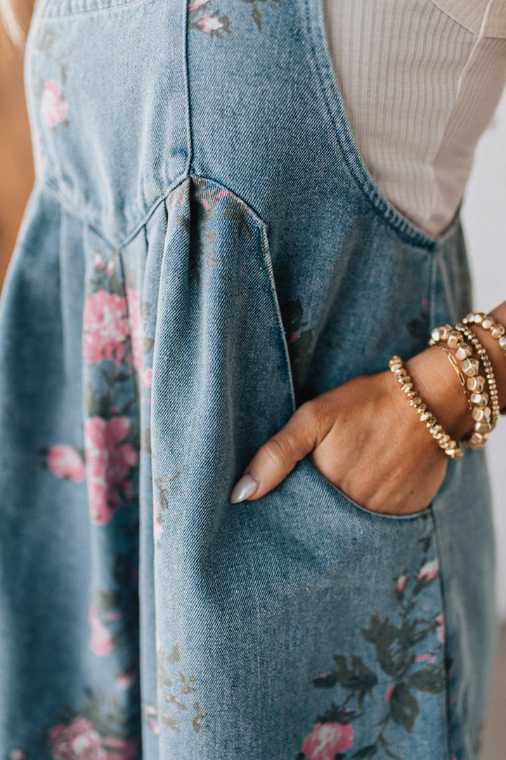 Katien – Jumpsuit aus Denim mit Blumenmuster