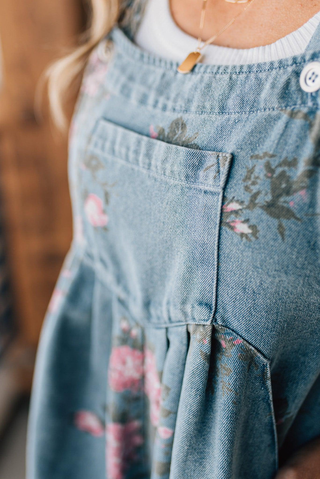 Katien – Jumpsuit aus Denim mit Blumenmuster