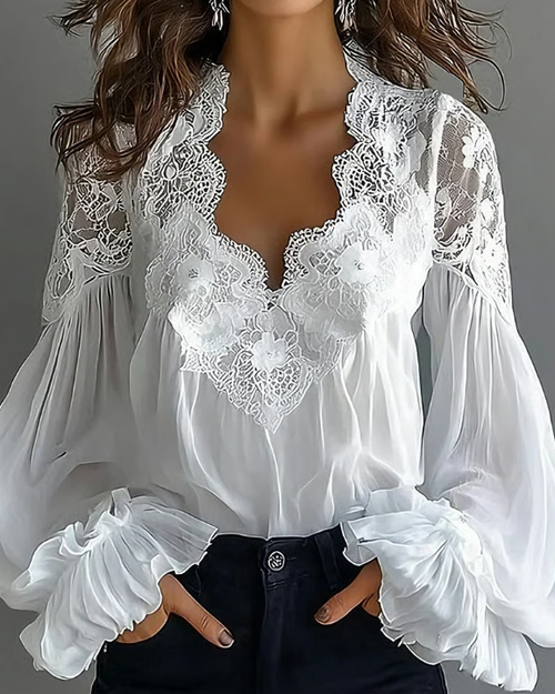 Katija – Bluse Mit Blumen-Spitze Und Glockenärmeln