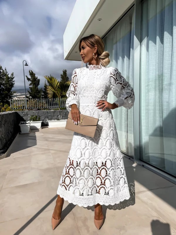 Larena – Modisches Midi-Spitzen Kleid