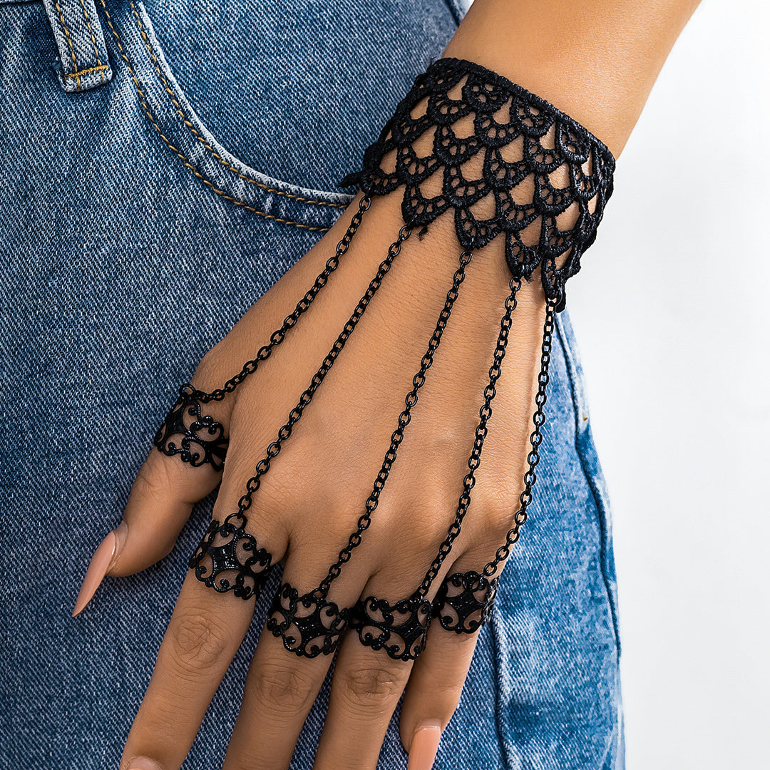 Sollina – Armband Mit Ringen Und Kettengliedern im Spitzen-Finger-Handgelenk-Stil