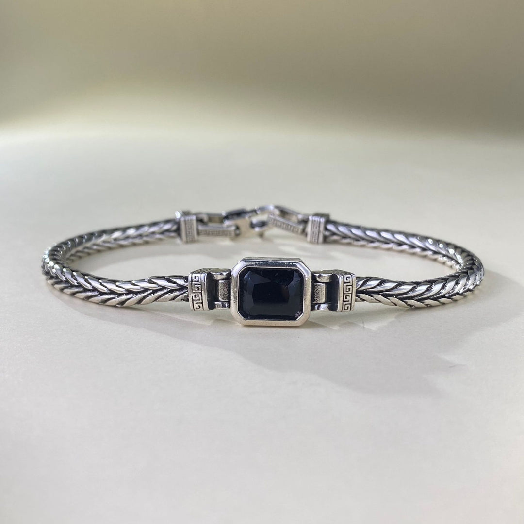 DarkCharm – Armband mit Onyx-Edelsteinen