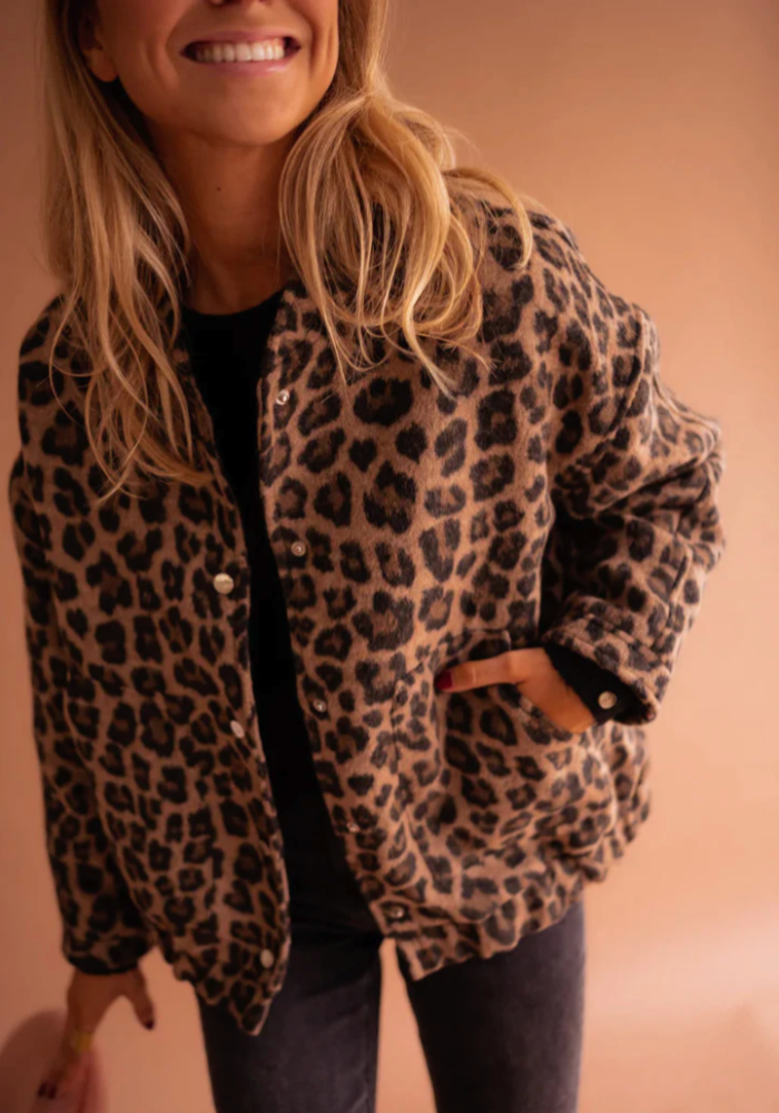 Leoona – Leoparden Bomber Jacke