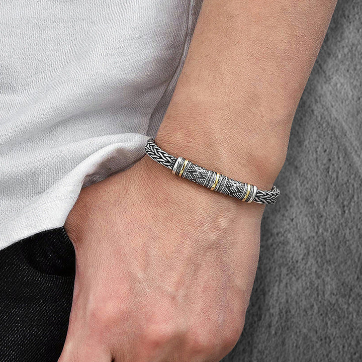 Jalair – Graviertes Edelstahl Armband in Seiloptik