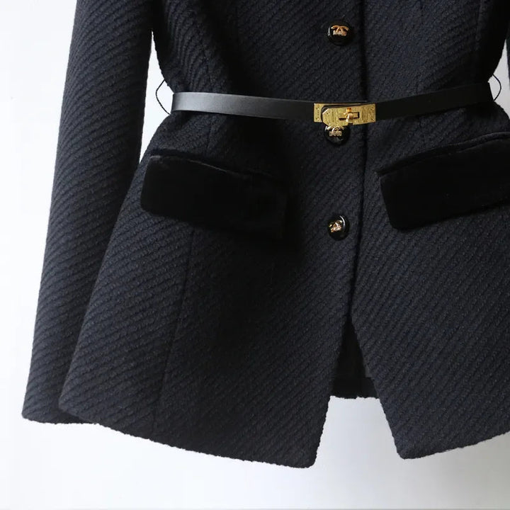 Aruna – Hochwertige, Maßgeschneiderte Jacke Mit Gürtel