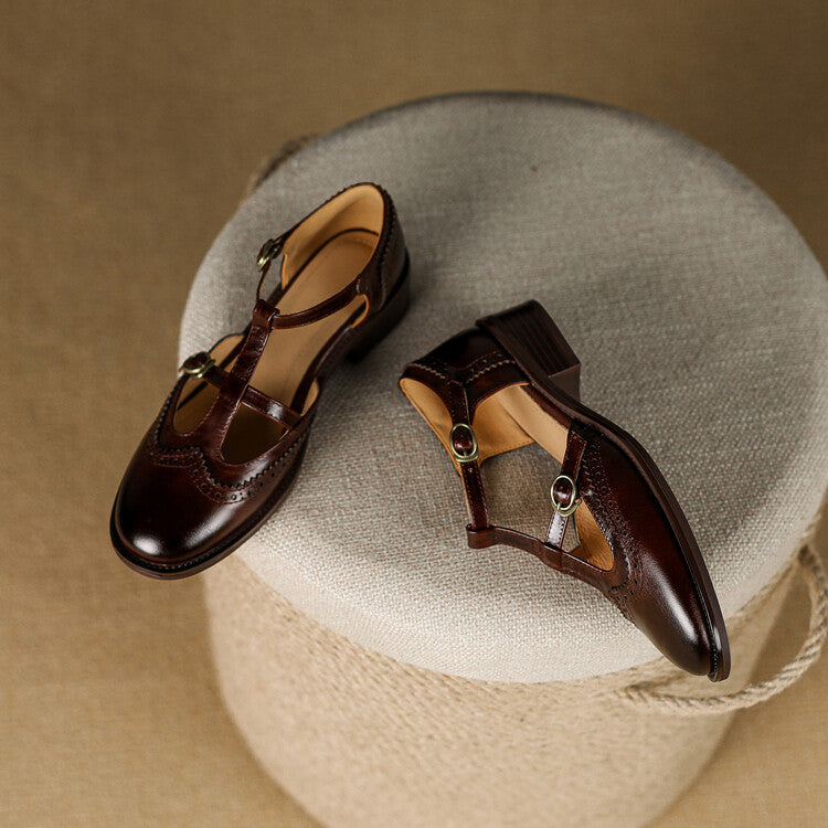 Anieka – Mary Jane Schuhe mit T-Riemen Und Brogue Muster