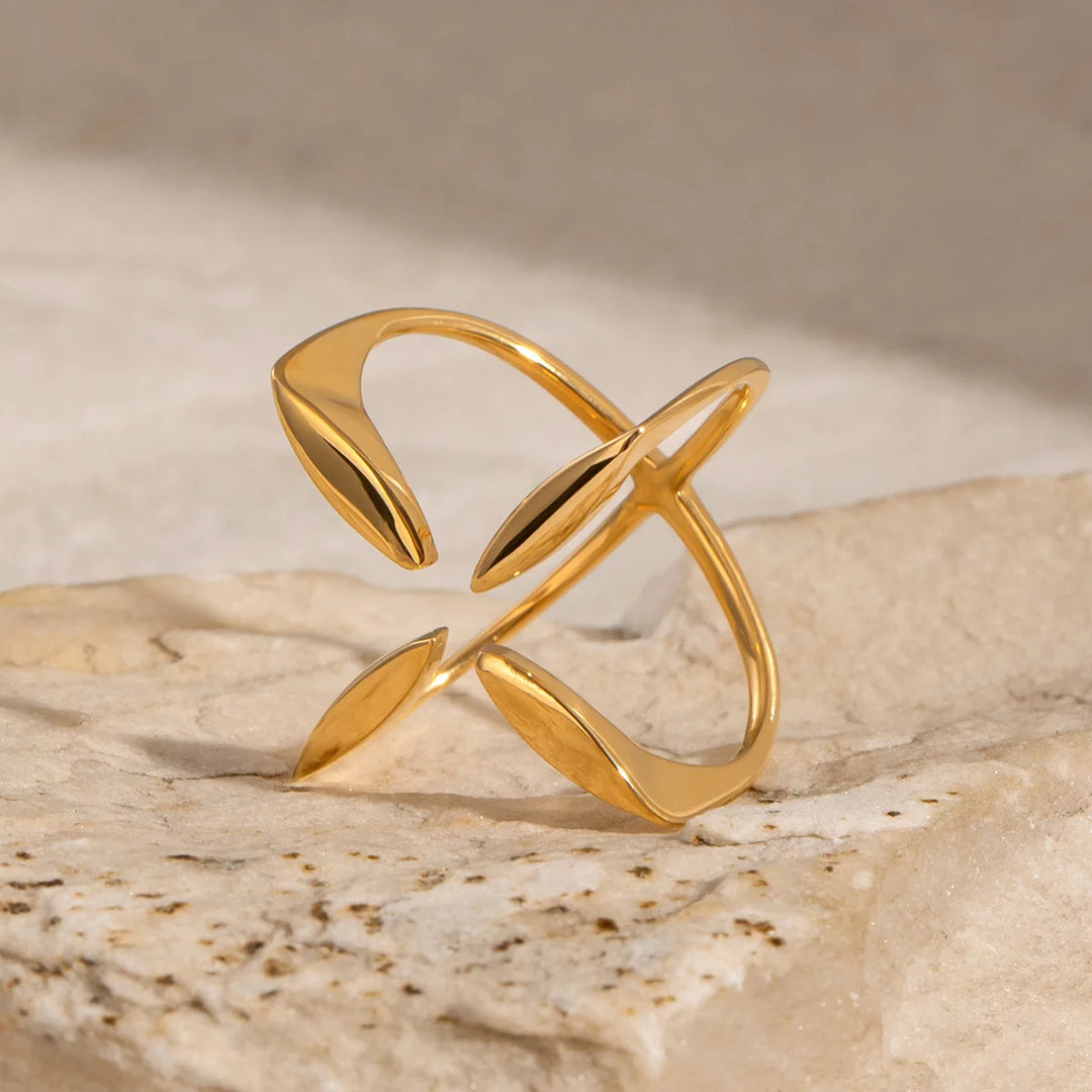 Gerti – Vier Punkte Ring aus Sterlingsilber
