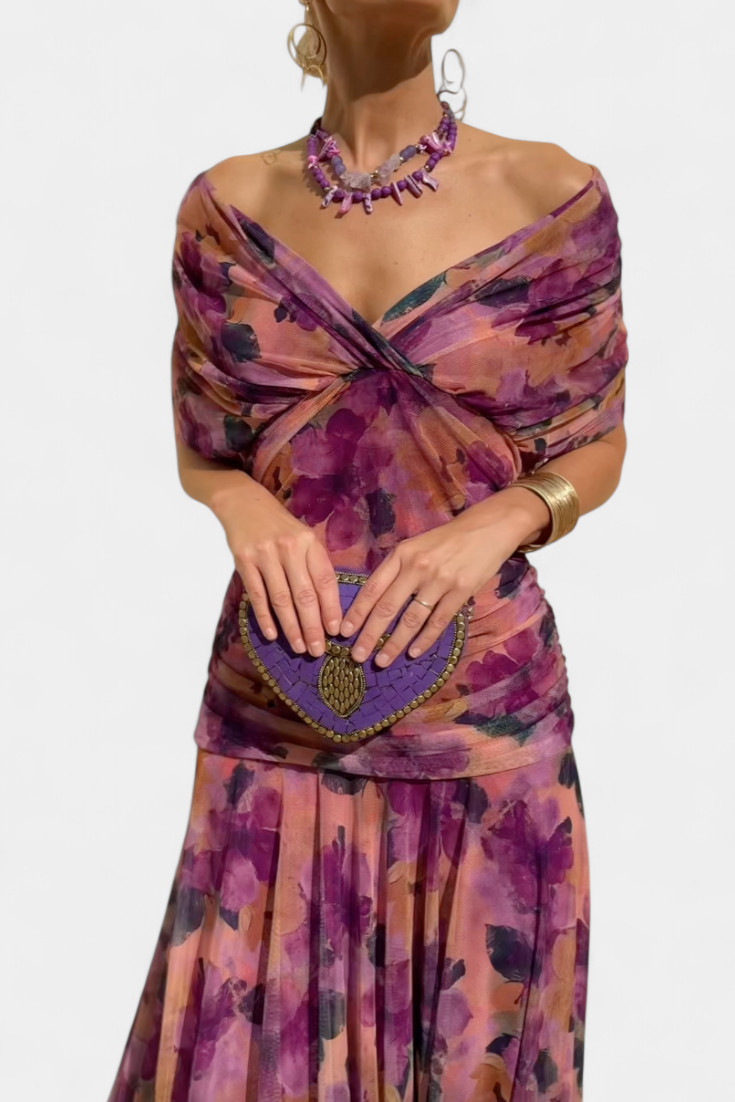 Lordanka – Langes Kleid Mit V-Ausschnitt Und Blumen Muster