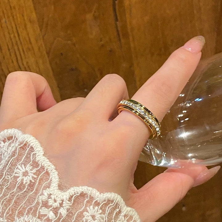 Nubia – Luxuriöser Drehbarer Spinnerring aus Stahl