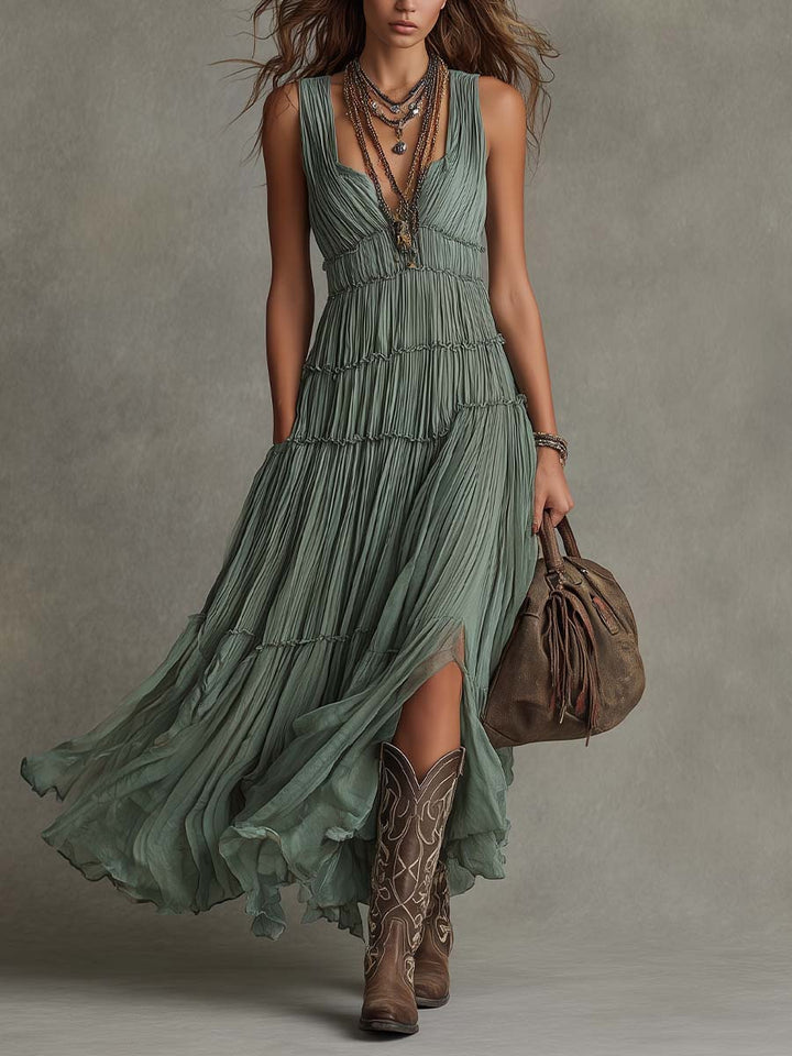 Sirikun – Maxikleid aus plissiertem Chiffon in Salbeigrün mit V-Ausschnitt