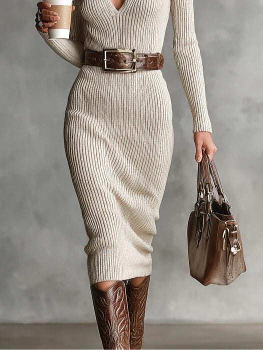 Kenadie – Strickkleid mit mittelhohem Ausschnitt und Gürtel