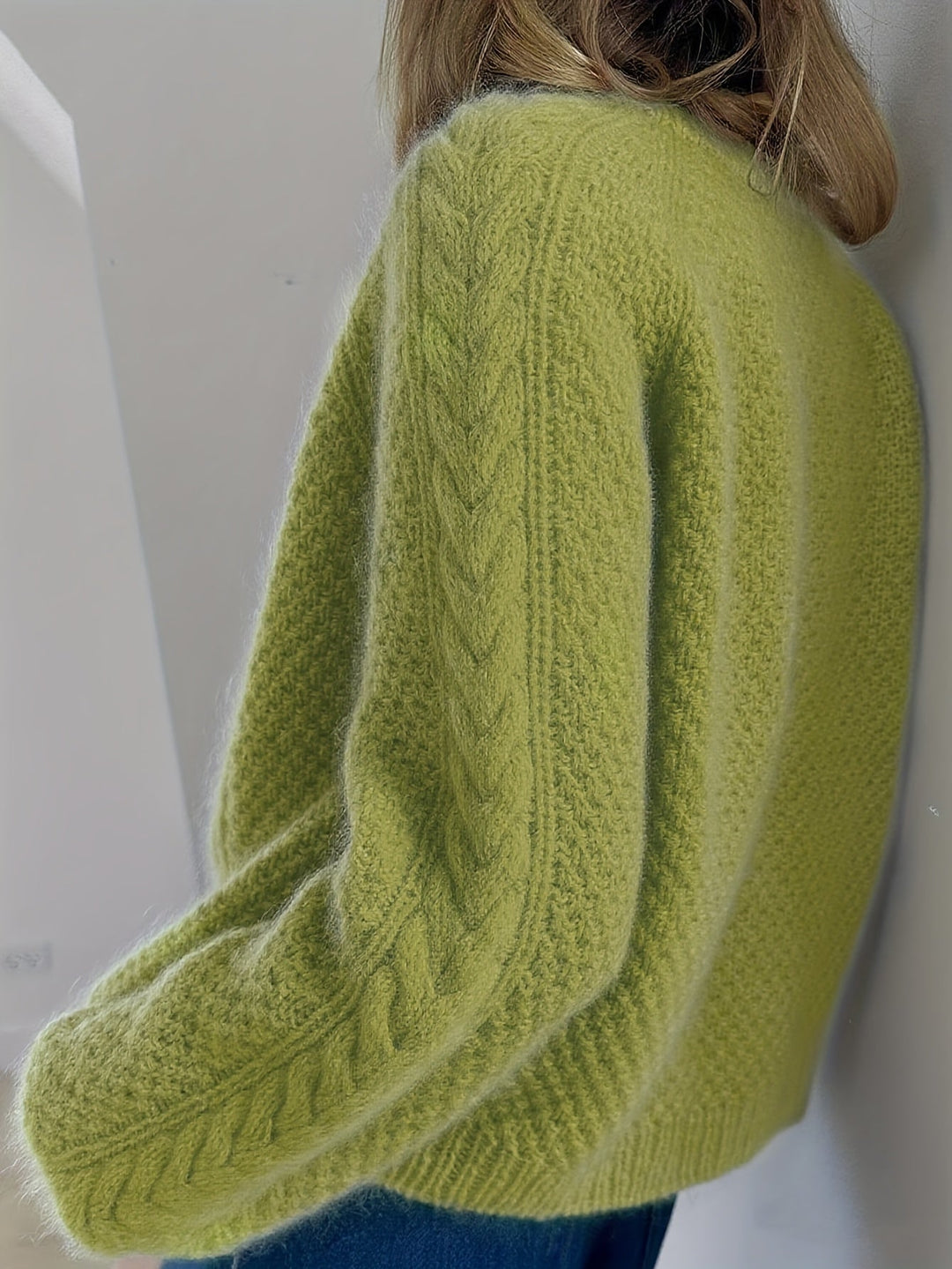 Dwina – Strickjacke mit Knöpfen und Zopfmuster