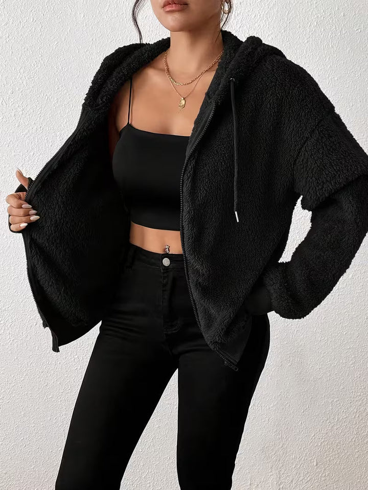 Keriana – Lässige, Warme Kapuzen Jacke Aus Flauschigem Fell