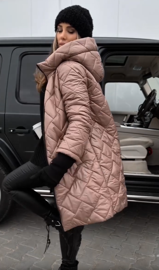 Kureha - Stylische Gesteppte Kapuzenjacke Mit Reißverschluss