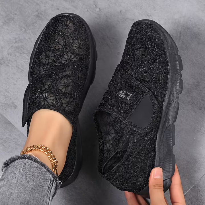 Sabyne – Sneaker Mit Blumenmuster Aus Spitze Und Klettverschluss