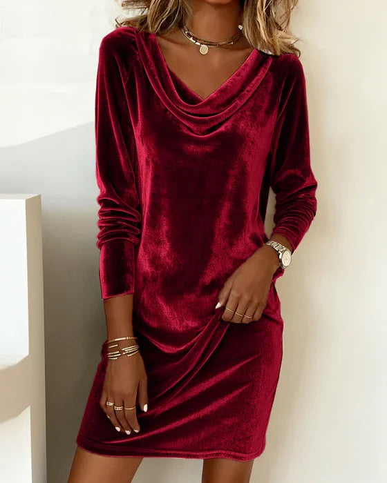 Frosina – Locker Sitzendes Samtkleid