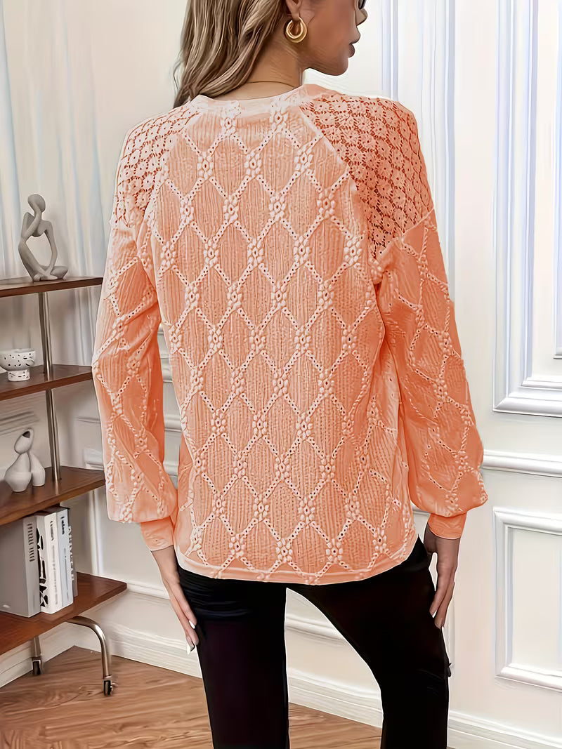 Meena – Grenzüberschreitende Bluse mit Rundhalsausschnitt
