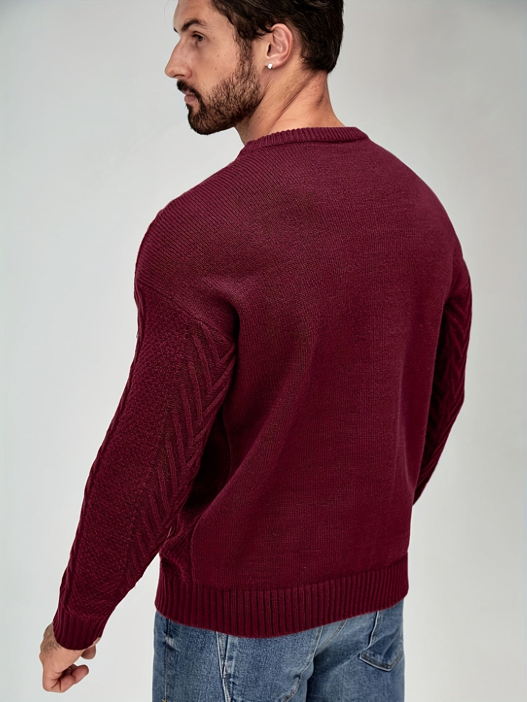 Eiduks – Klassischer Pullover mit Rundhalsausschnitt und Zopfmuster